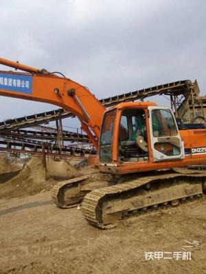 斗山DH225LC-7挖掘机