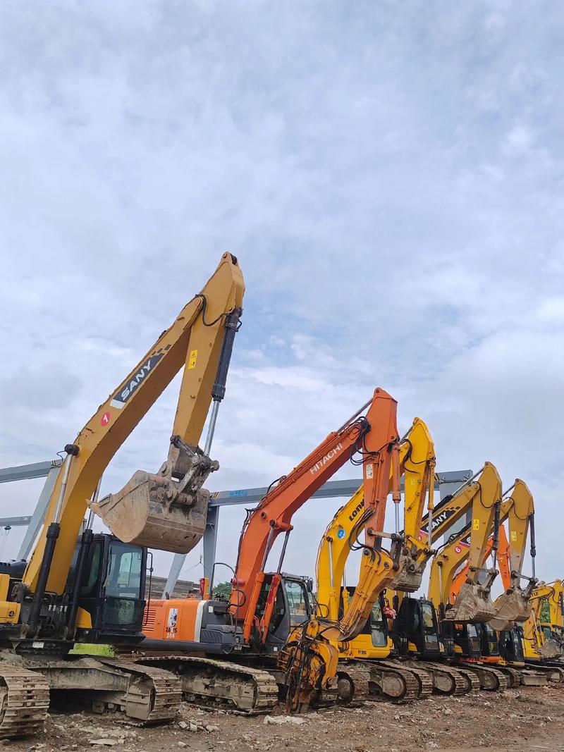 专业从事:工程机械 ,工程基础维护,打桩机,挖掘机租赁,二手挖机