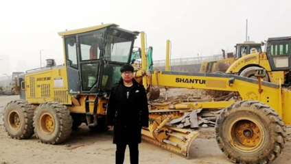 90后租赁老板代言山推平地机 工程机械设备租赁行业的新风向